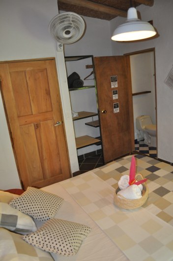Minca Finca Hostal Bolivar ventilator bathroom hot water Uacari